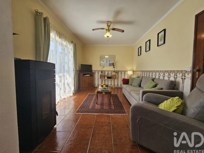 Moradia T3 para Venda em Almoster Foto 7