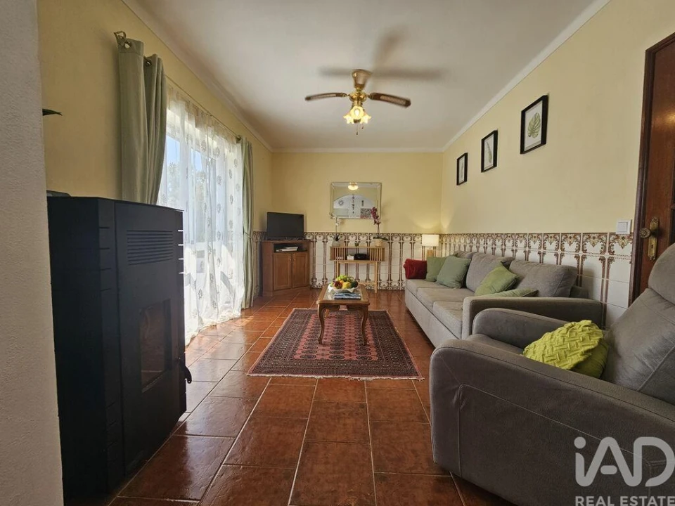 Moradia T3 para Venda em Almoster Foto 7