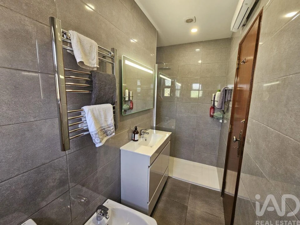 Moradia T3 para Venda em Almoster Foto 13