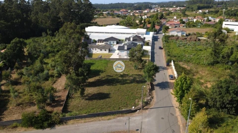 Terreno para Venda em Anta e Guetim
