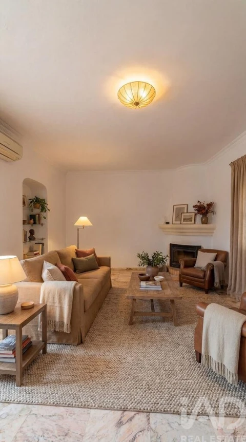 Moradia T4 para Venda em Santa Barbara de Nexe