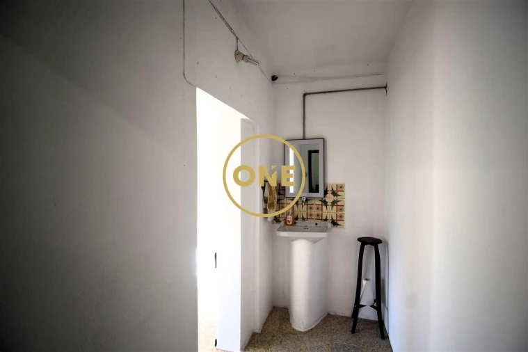 Loja para Arrendamento em Vermoim Foto 10