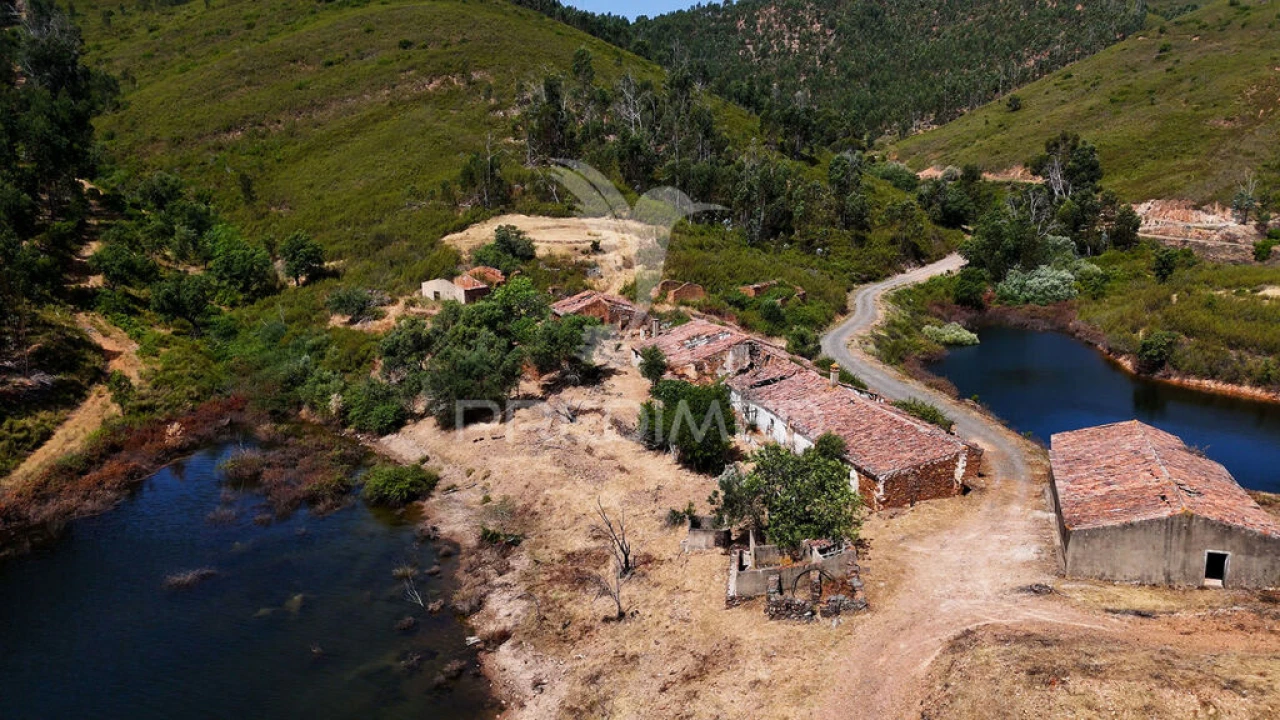 Quinta para Venda em Alferce Foto 1