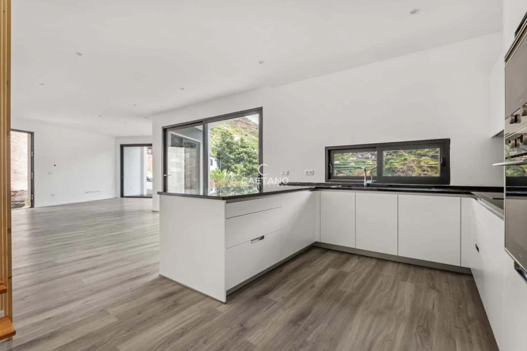 Moradia T3 para Venda em Tabua Foto 4