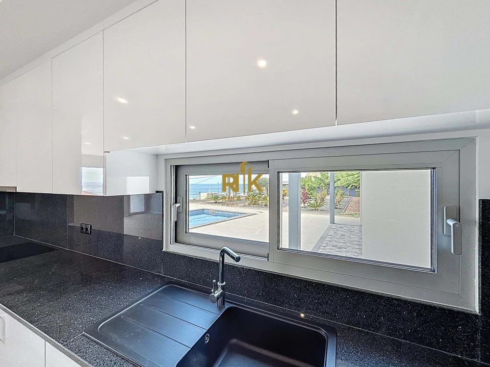 Moradia T4 para Venda em Paul do Mar Foto 6