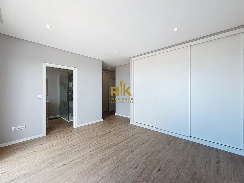 Moradia T4 para Venda em Paul do Mar Foto 13