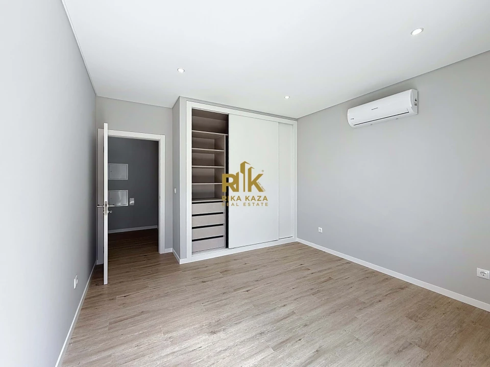 Moradia T4 para Venda em Paul do Mar Foto 21