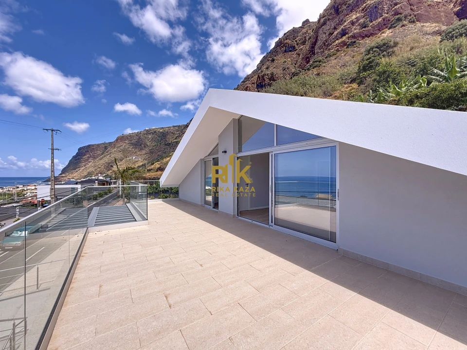 Moradia T4 para Venda em Paul do Mar Foto 35