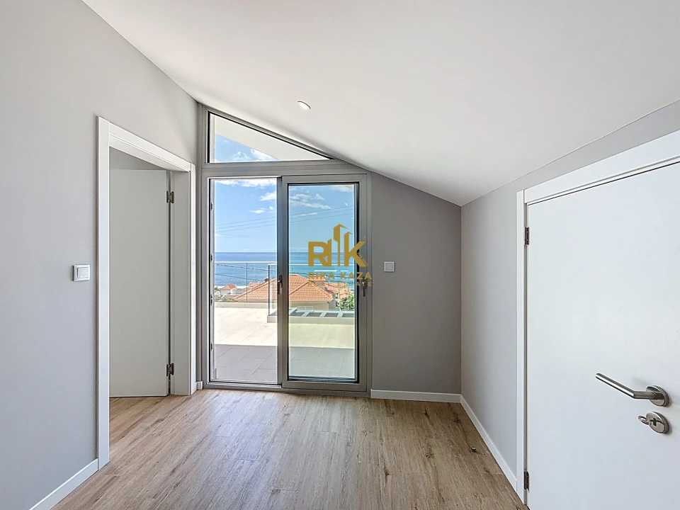 Moradia T4 para Venda em Paul do Mar Foto 24