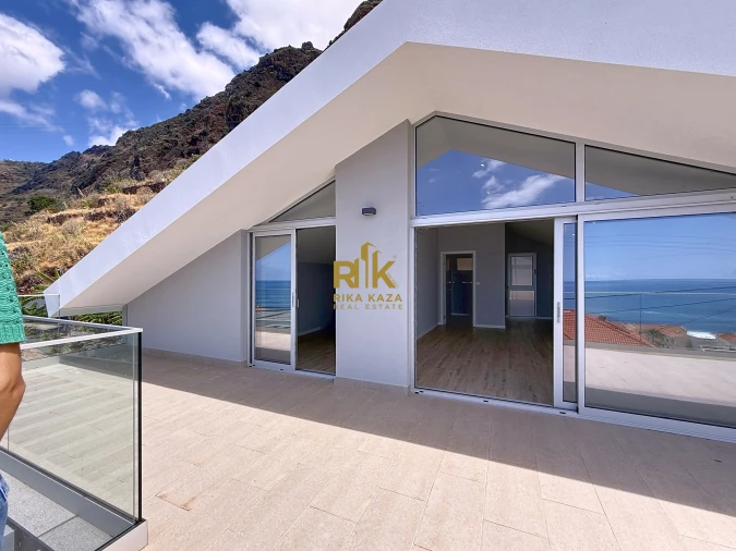 Moradia T4 para Venda em Paul do Mar Foto 36