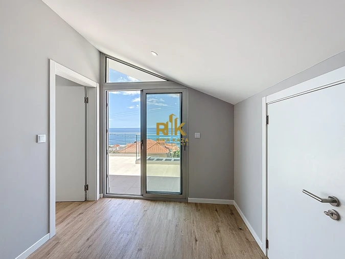 Moradia T4 para Venda em Paul do Mar Foto 24