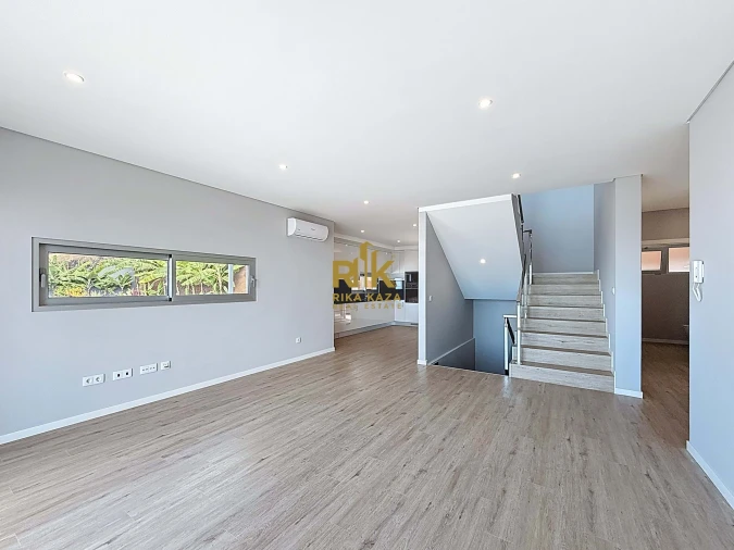 Moradia T4 para Venda em Paul do Mar Foto 2