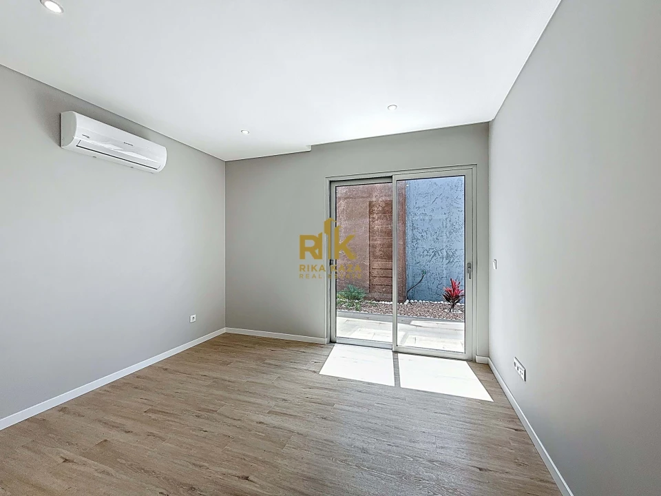 Moradia T4 para Venda em Paul do Mar Foto 20