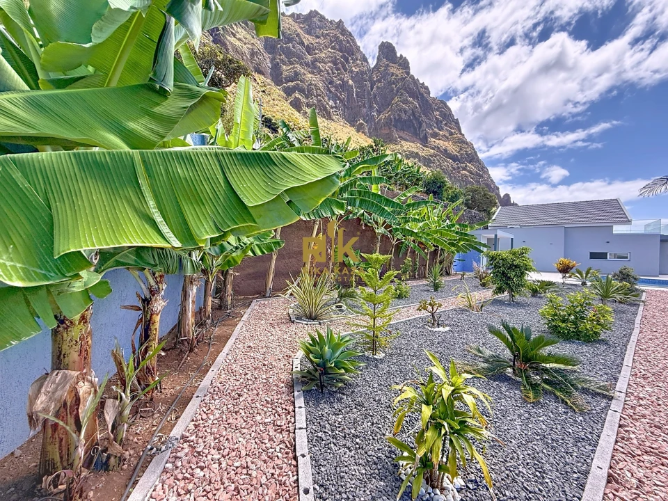 Moradia T4 para Venda em Paul do Mar Foto 58