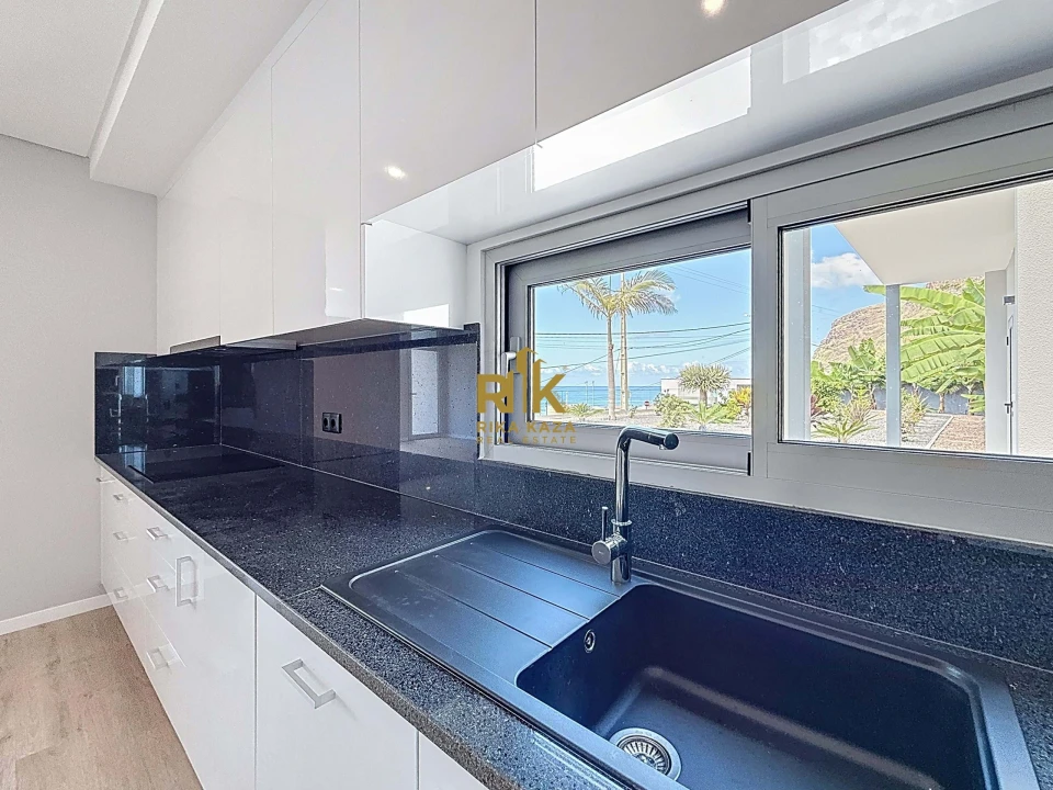 Moradia T4 para Venda em Paul do Mar Foto 5