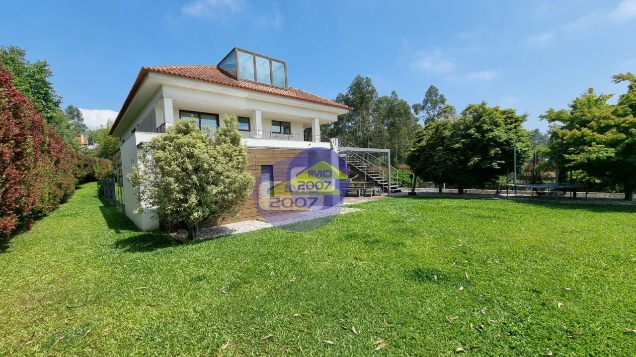 Moradia T4 para Venda em São Miguel do Souto e Mosteirô Foto 1