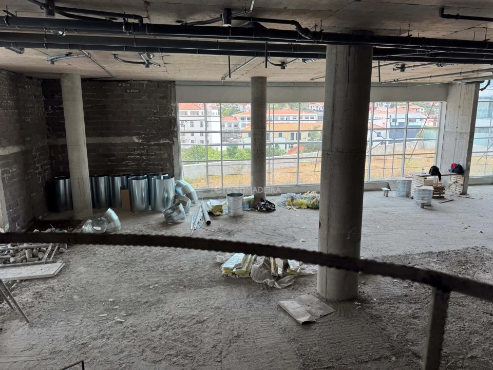 Armazém para Arrendamento em Machico Foto 5