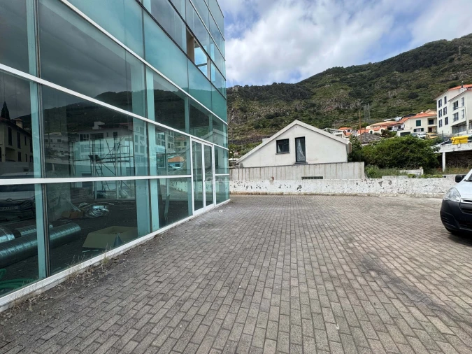 Armazém para Arrendamento em Machico Foto 1