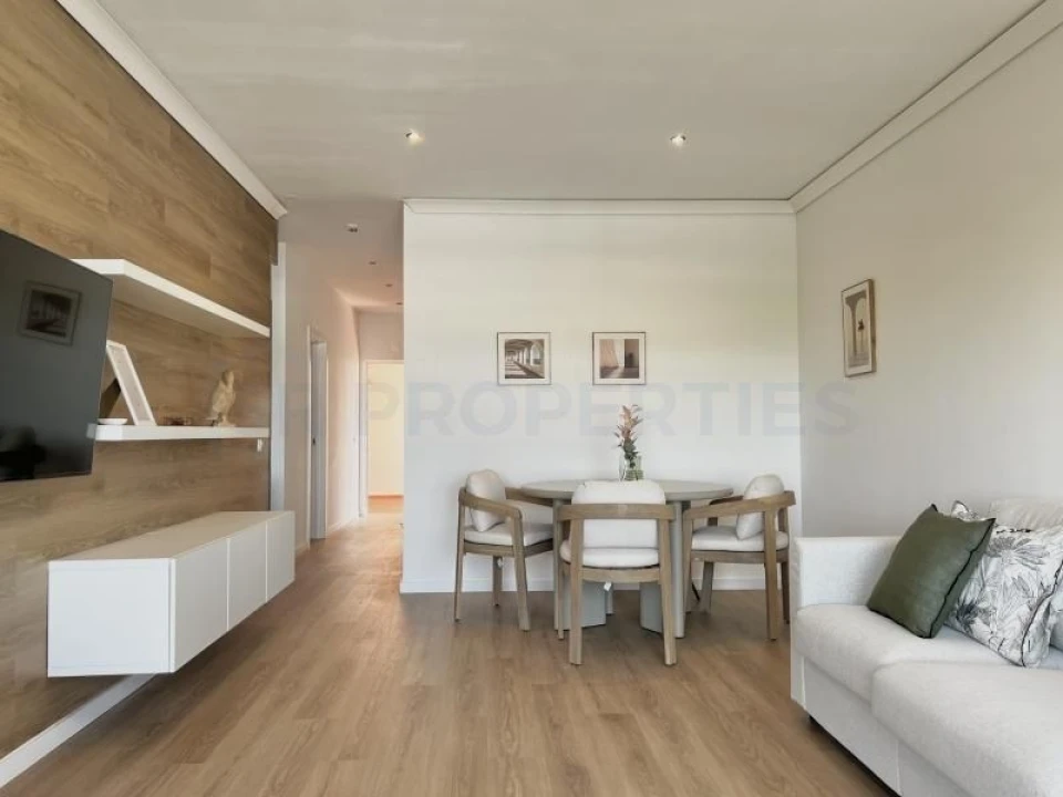 Apartamento T2 para Venda em Quarteira Foto 6