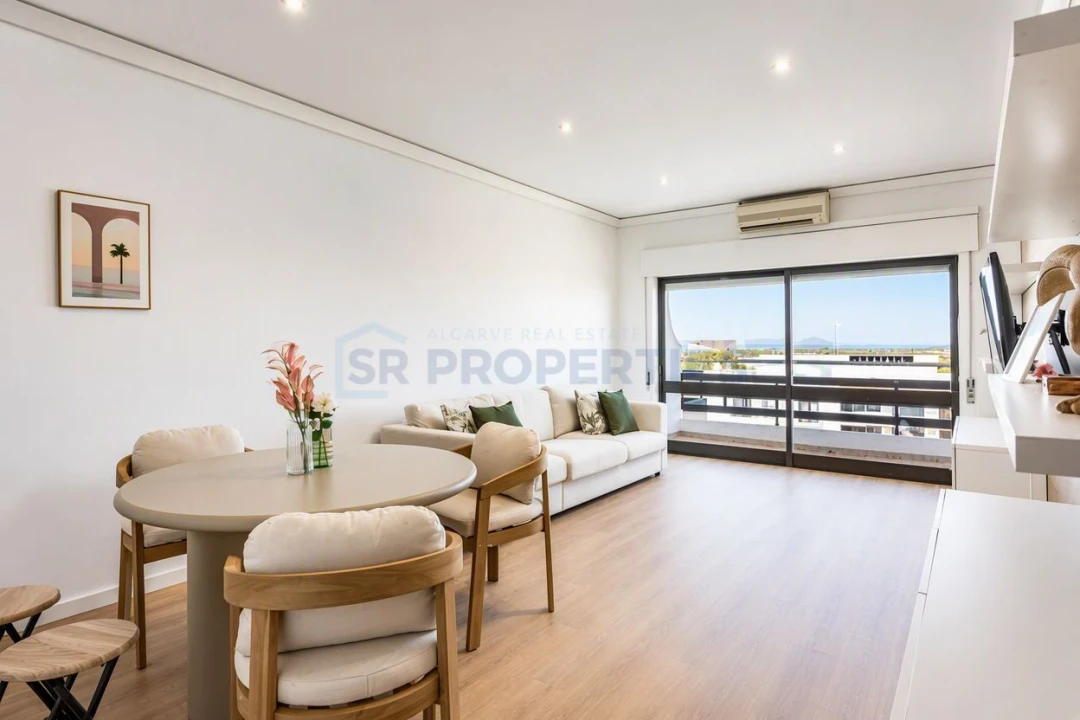 Apartamento T2 para Venda em Quarteira Foto 4