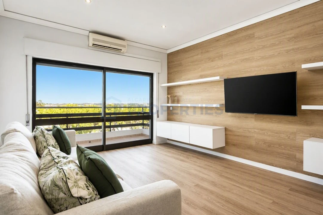 Apartamento T2 para Venda em Quarteira Foto 2