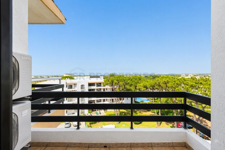 Apartamento T2 para Venda em Quarteira Foto 25