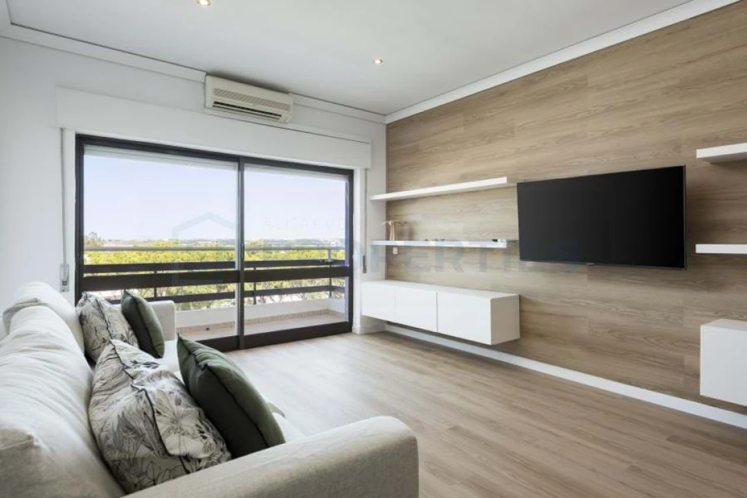 Apartamento T2 para Venda em Quarteira Foto 2