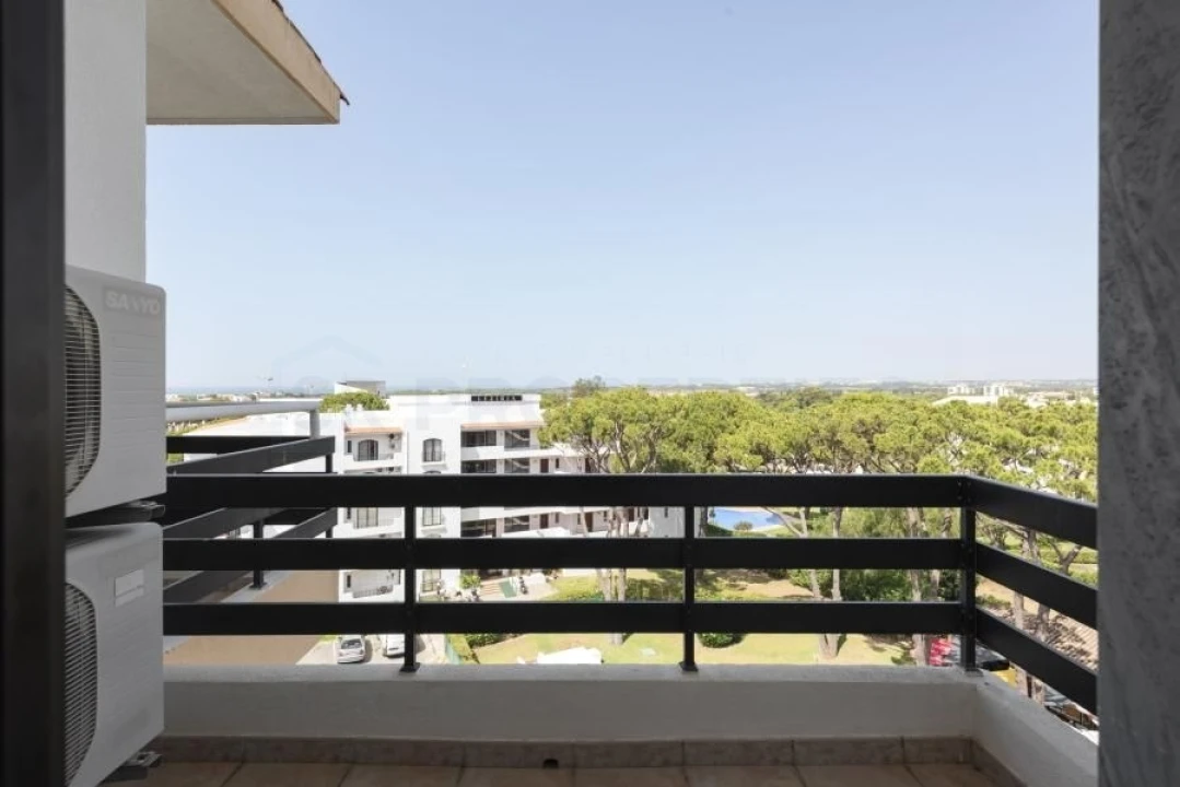 Apartamento T2 para Venda em Quarteira Foto 16