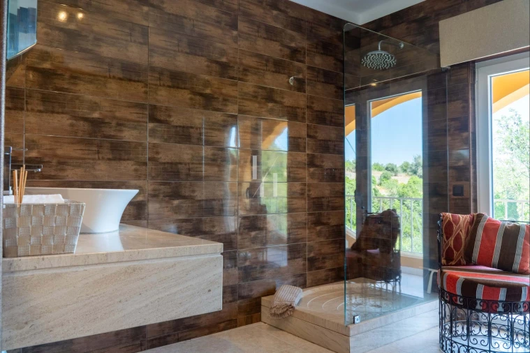 Moradia T6 para Venda em Armação de Pera Foto 17