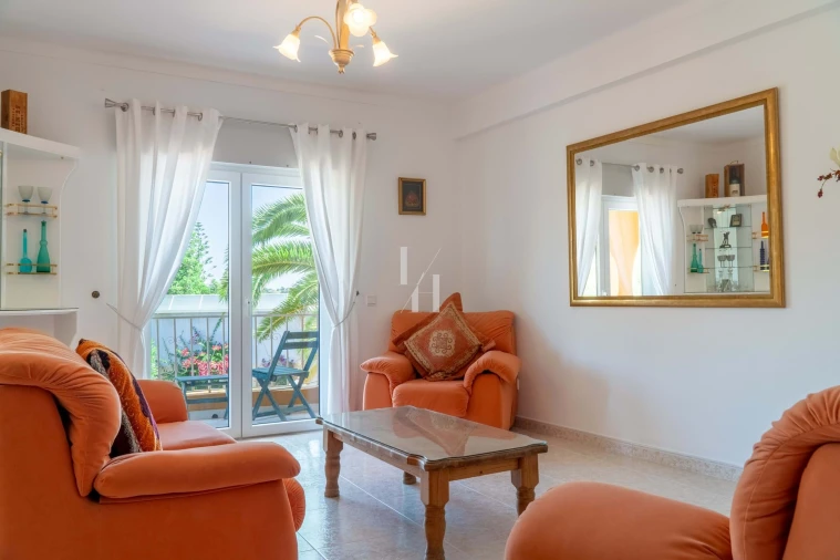 Moradia T6 para Venda em Armação de Pera Foto 7