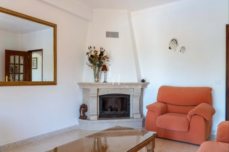 Moradia T6 para Venda em Armação de Pera Foto 9