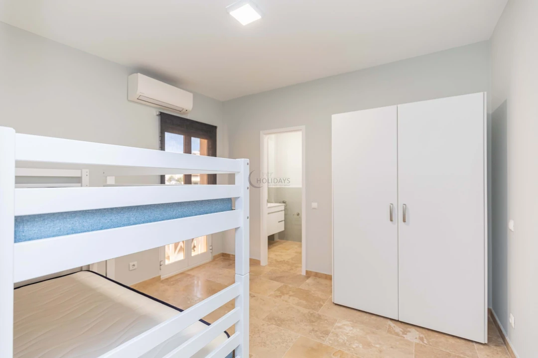 Apartamento T4 para Venda em Quarteira Foto 12