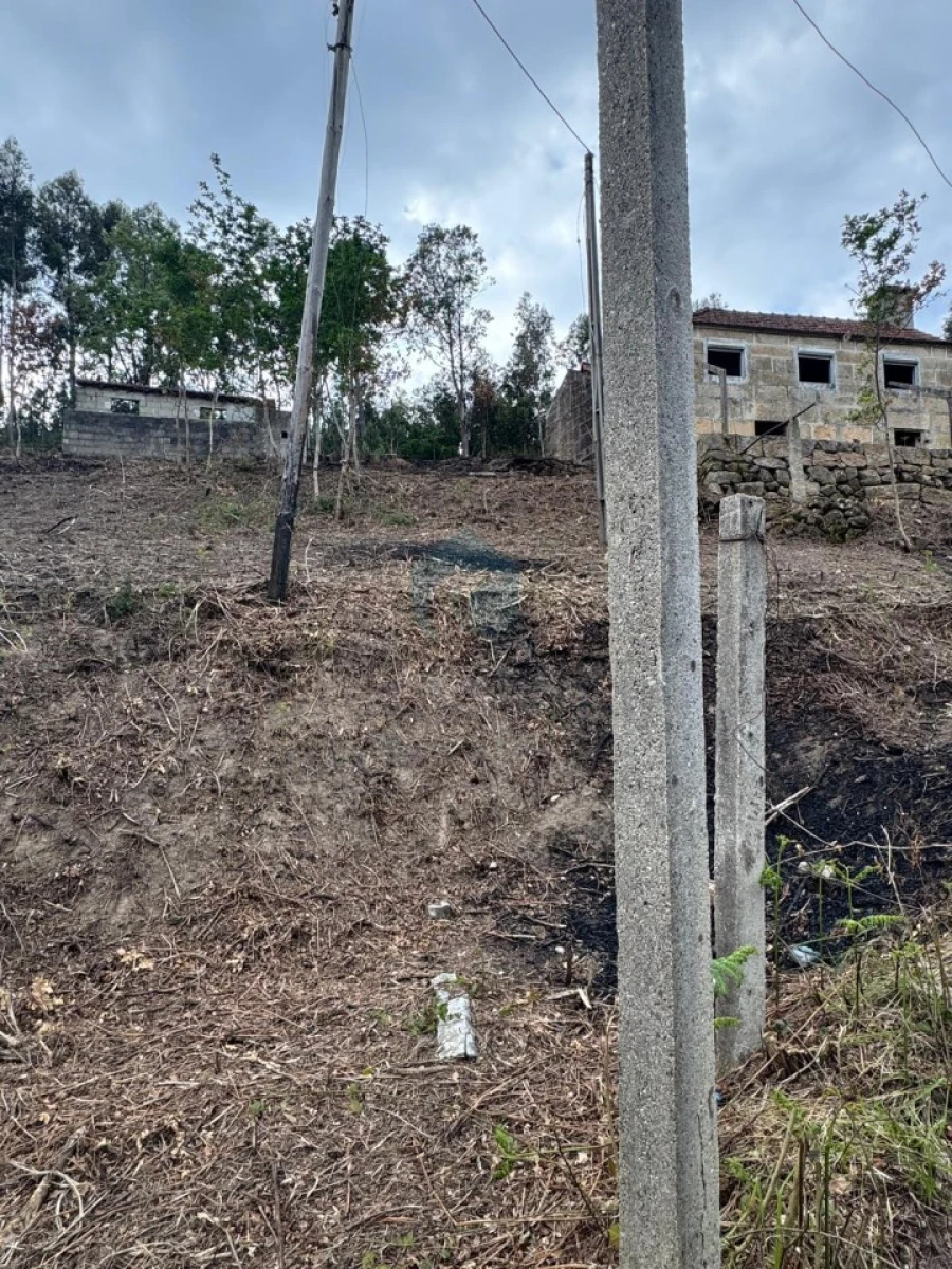 Terreno para Venda em Sande e São Lourenço Foto 21