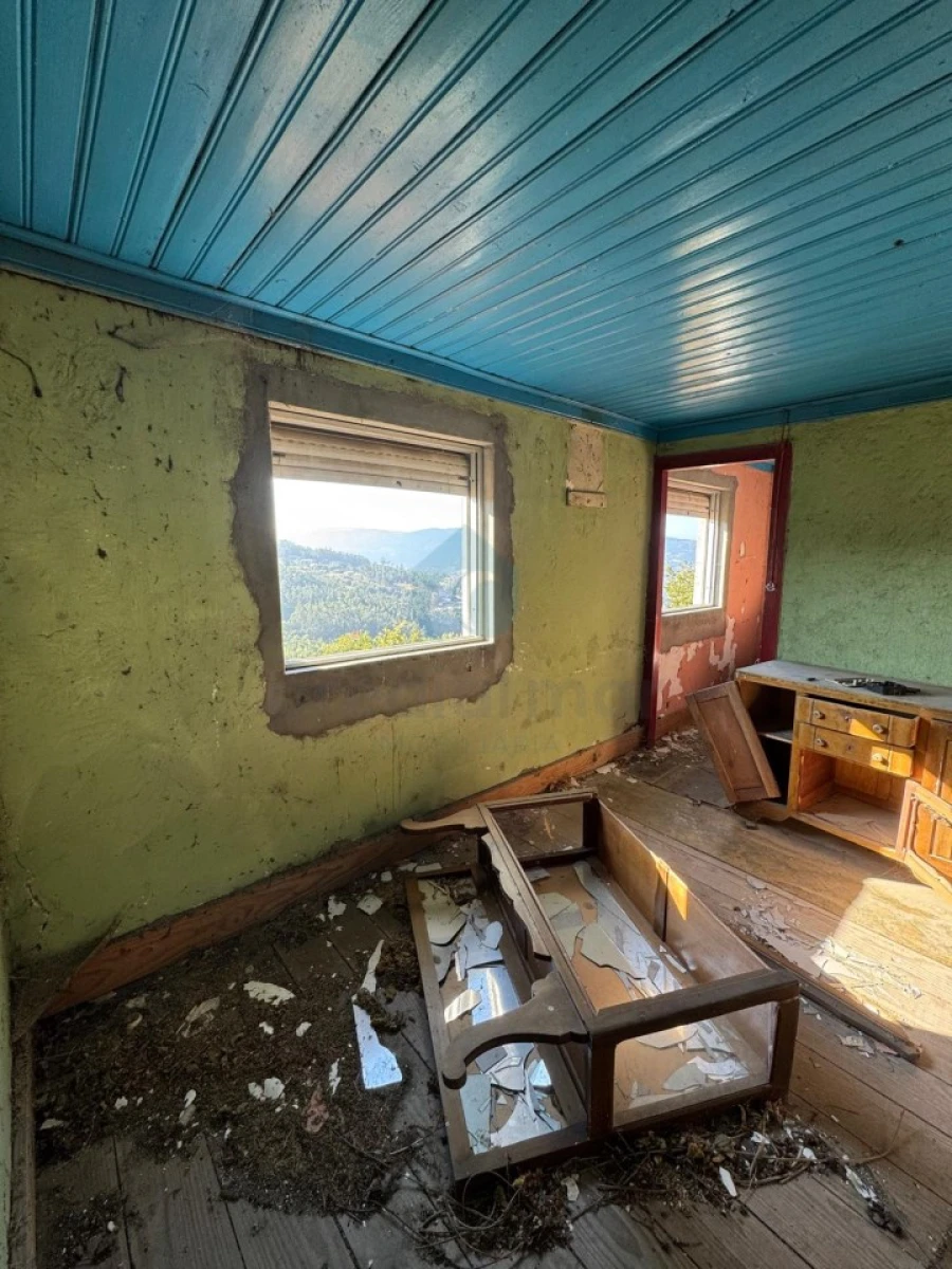 Terreno para Venda em Sande e São Lourenço Foto 11