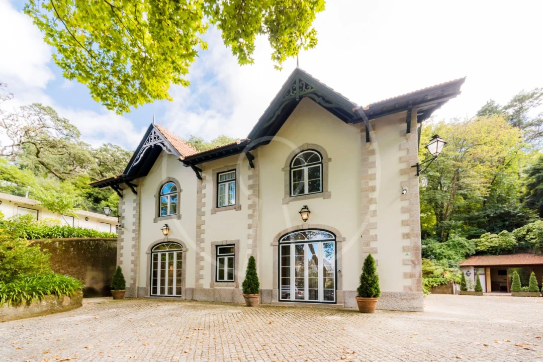 Moradia T7 para Venda em Santa Maria e São Miguel, São Martinho, São Pedro Penaferrim Foto 1