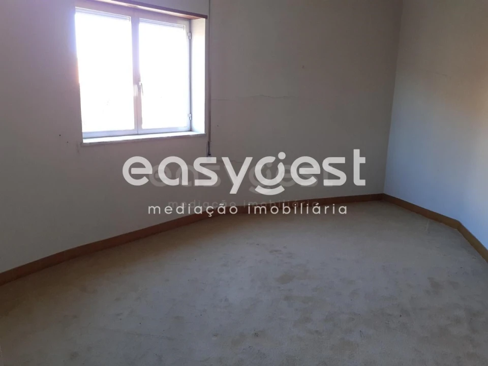 Moradia T4 para Venda em Girabolhos Foto 4