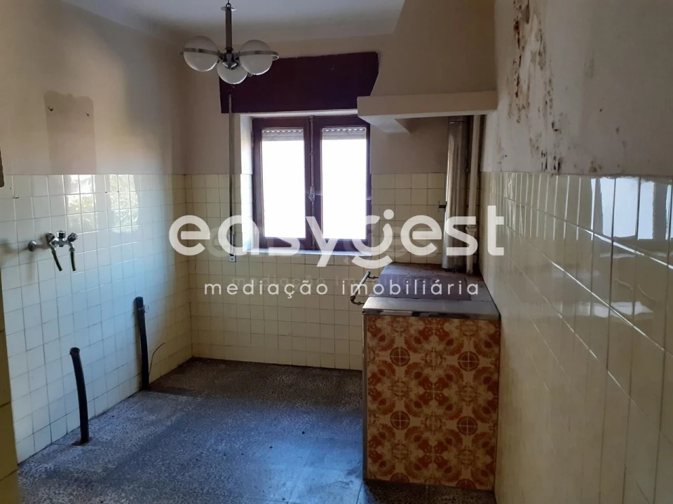 Moradia T4 para Venda em Girabolhos Foto 8