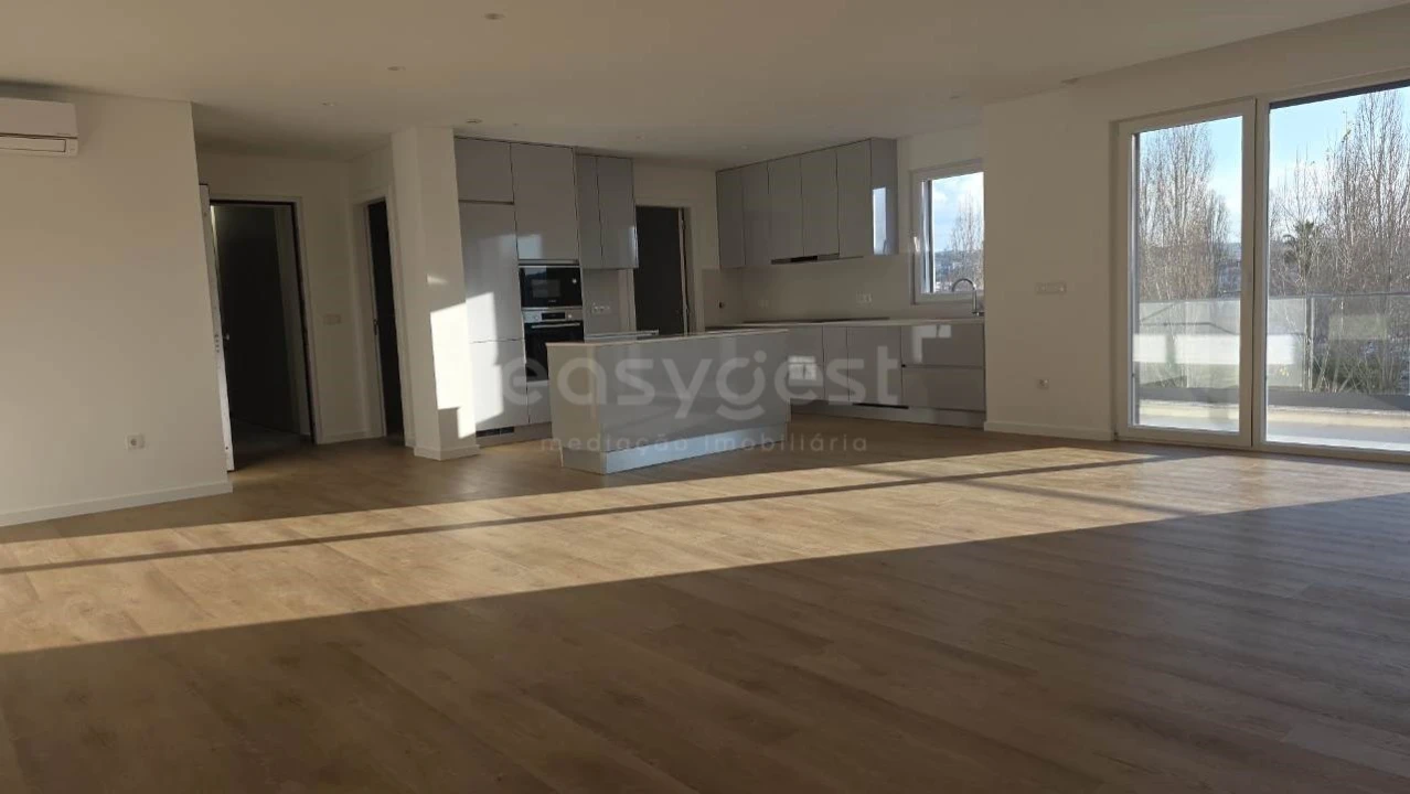 Apartamento T3 para Venda em Lourinhã e Atalaia Foto 1