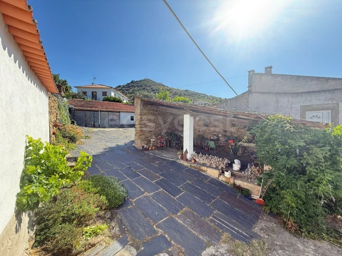 Quinta T5 para Venda em Vila Nova de Foz Côa Foto 2