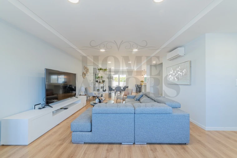 Moradia T3 para Venda em Ramada e Caneças Foto 12