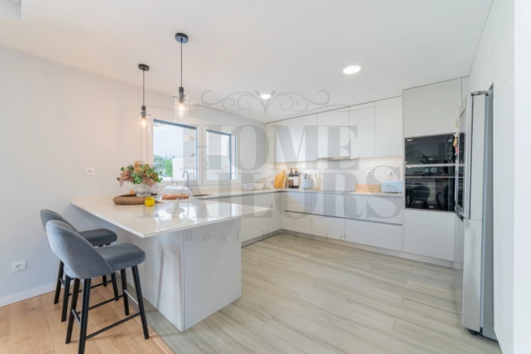 Moradia T3 para Venda em Ramada e Caneças Foto 2