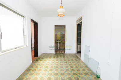 Moradia T4 para Venda em Granja do Ulmeiro