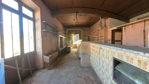 Moradia T4 para Venda em Granja do Ulmeiro