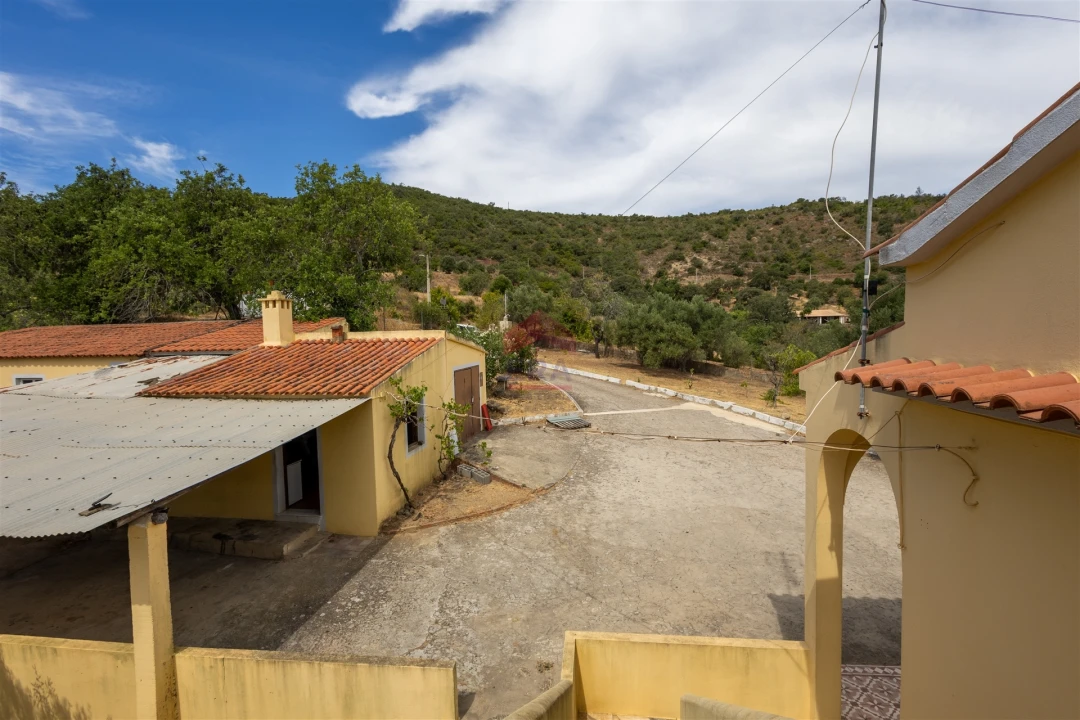 Moradia T3 para Venda em Salir Foto 32