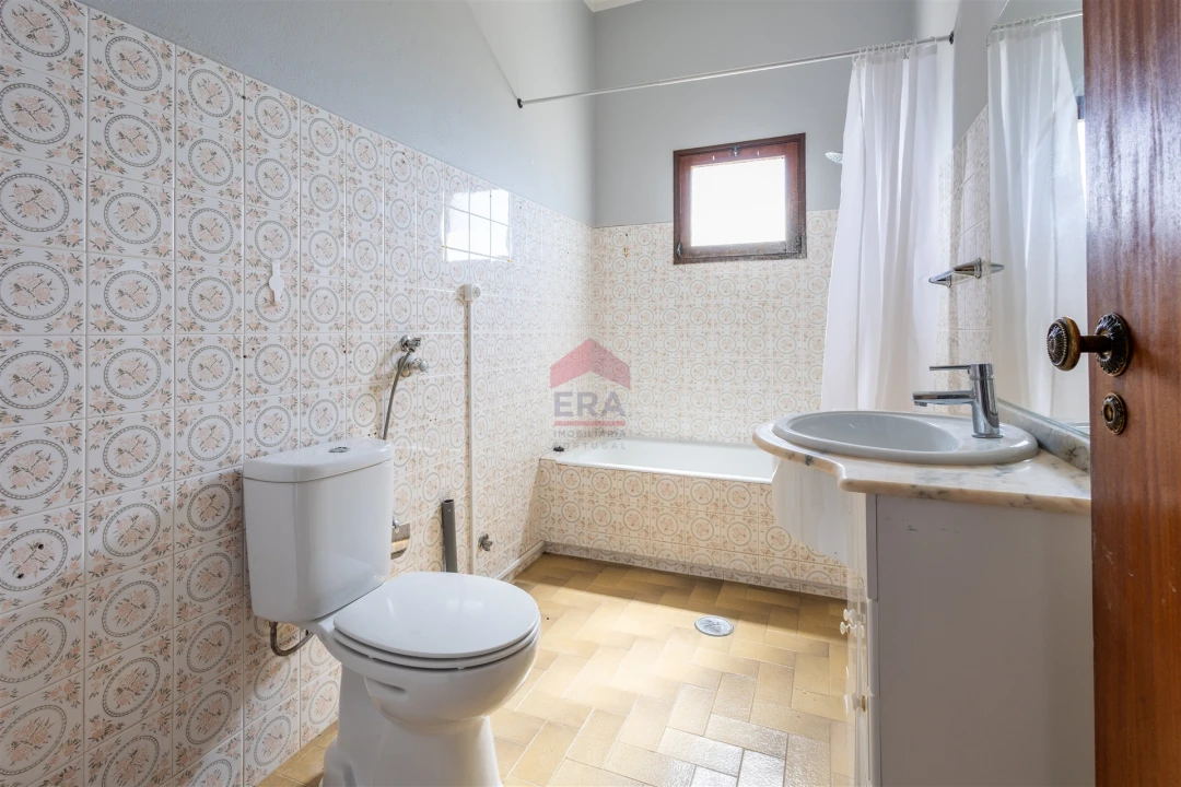 Moradia T3 para Venda em Salir Foto 19