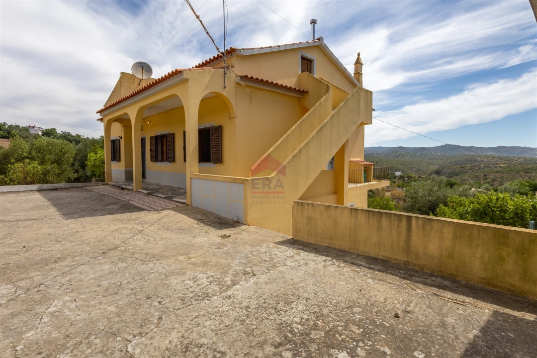 Moradia T3 para Venda em Salir Foto 2