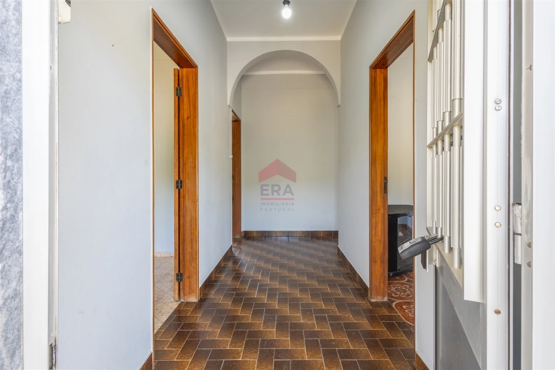 Moradia T3 para Venda em Salir Foto 5