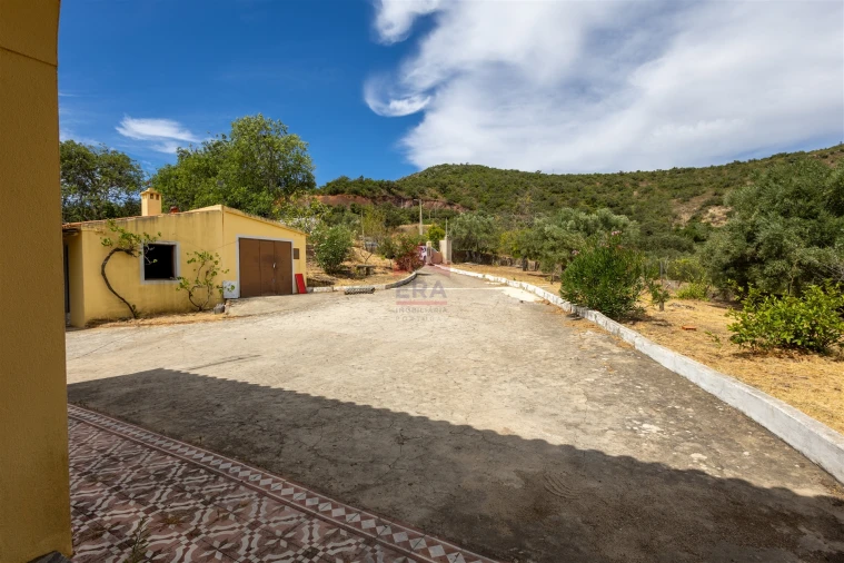 Moradia T3 para Venda em Salir Foto 37