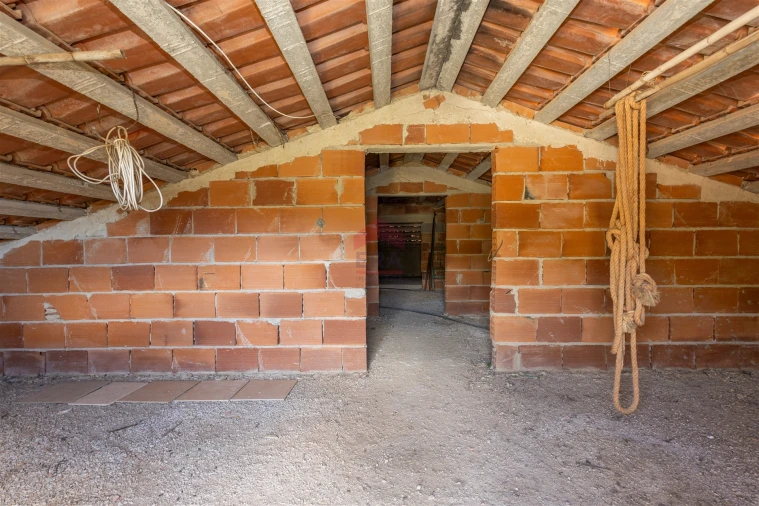 Moradia T3 para Venda em Salir Foto 33