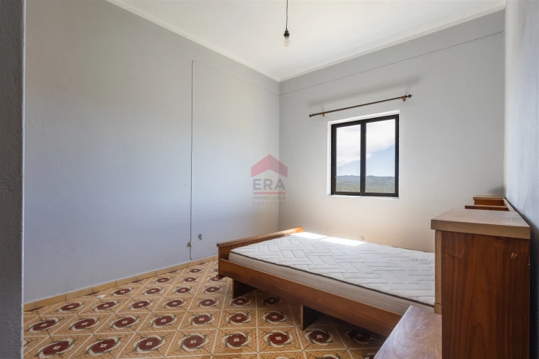 Moradia T3 para Venda em Salir Foto 14